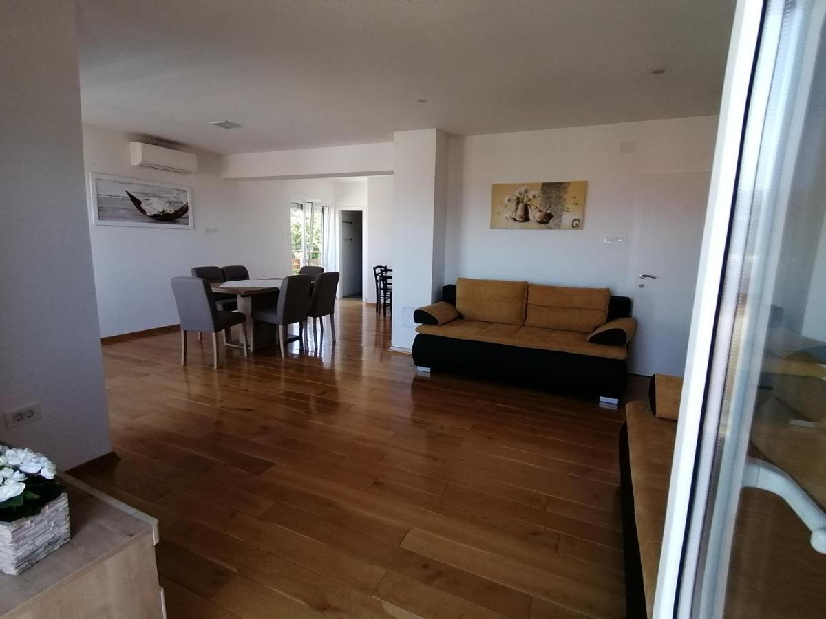 Apartment Tina *