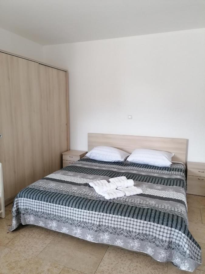 Tina Apartman *